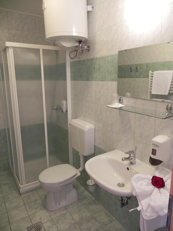 Motel Majolka Ptuj Værelse billede