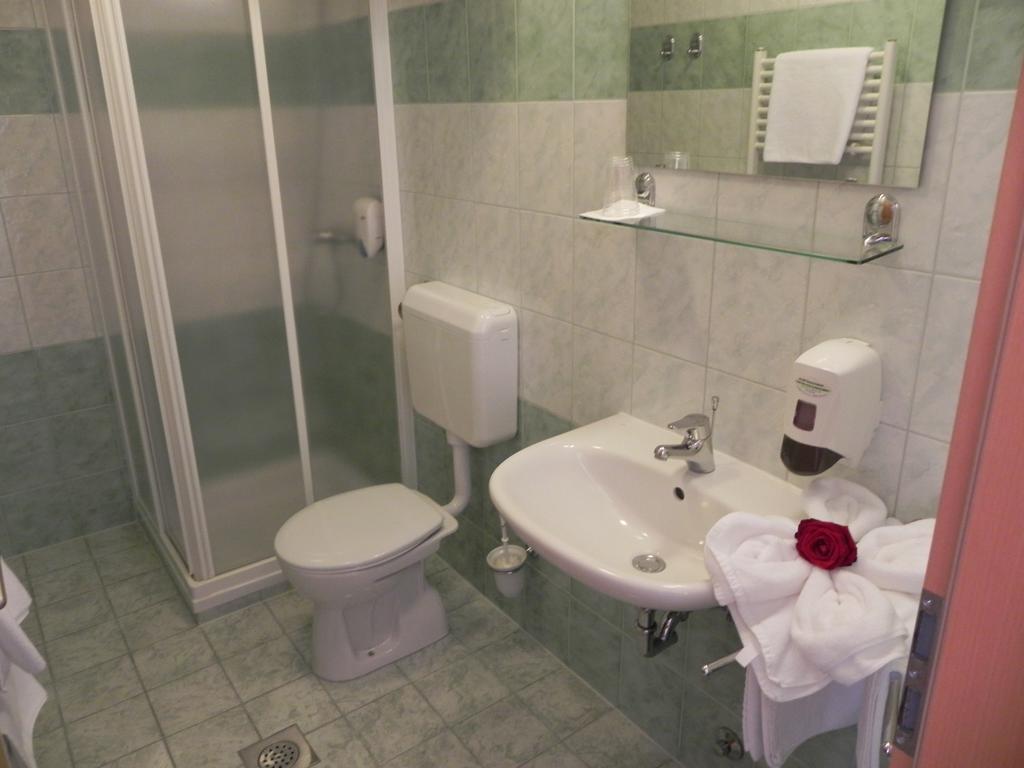 Motel Majolka Ptuj Værelse billede