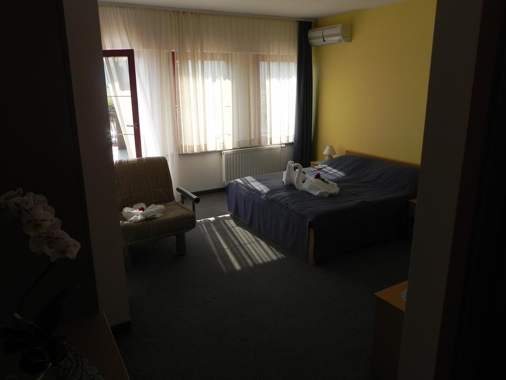 Motel Majolka Ptuj Eksteriør billede
